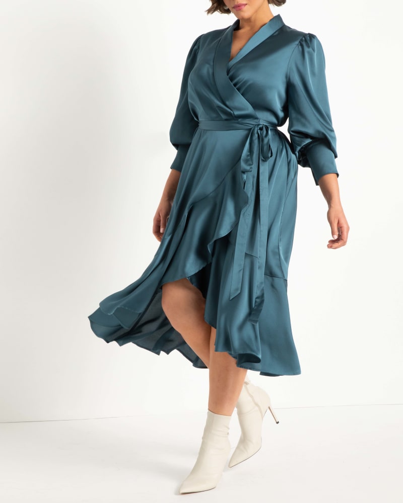 Plus size model wearing  by Eloquii | Dia&Co | dia_product_style_image_id:189331